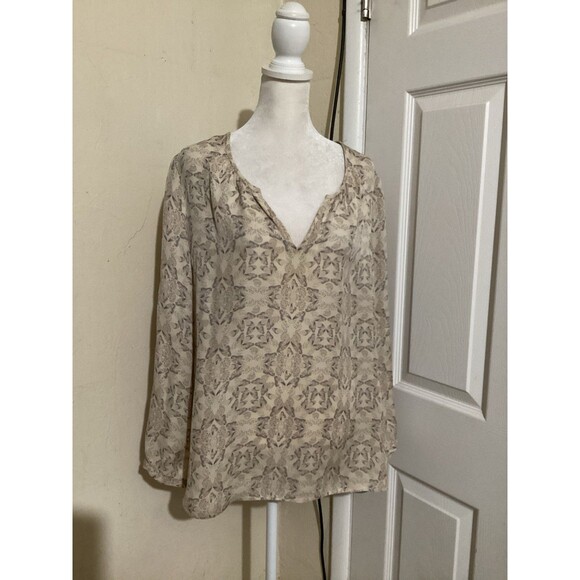 Joie Zambezi Blouse Butterfly Print 100% Silk Beige Long Sleeve L - Picture 2 of 7
